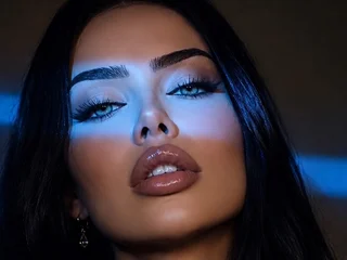 FrancescaHarris18 webcam profile - Romanian