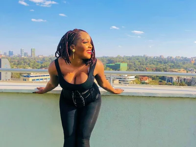 Busty_Bambi Curvy webcam from Kenya